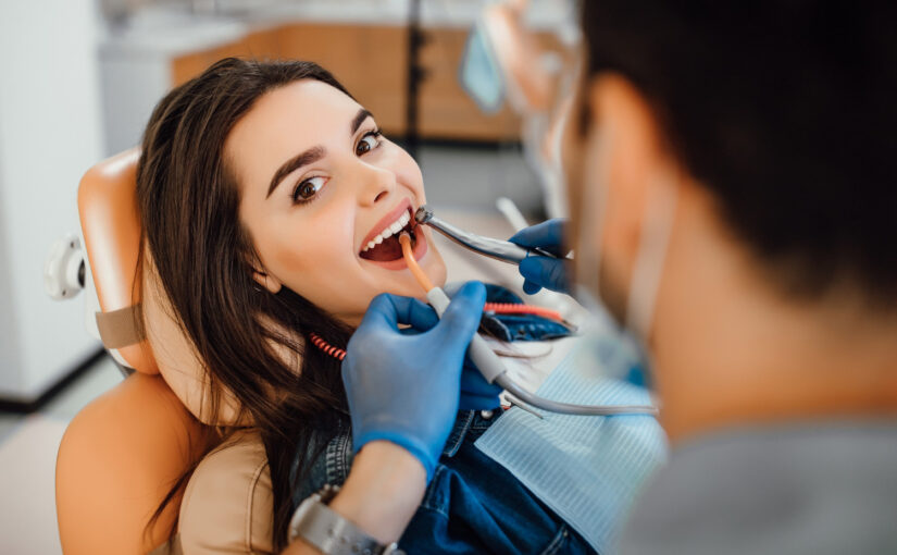 Kaip išsirinkti odontologijos kliniką Vilniuje? 7 dalykai, kurių dauguma nepatikrina